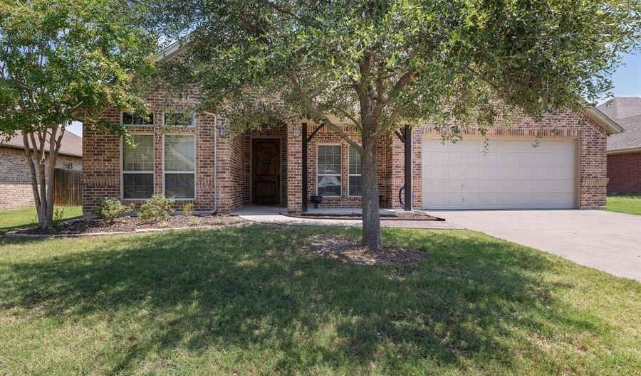 308 Westgate Dr, Aledo, TX 76008 - 3 Beds, 2 Bath