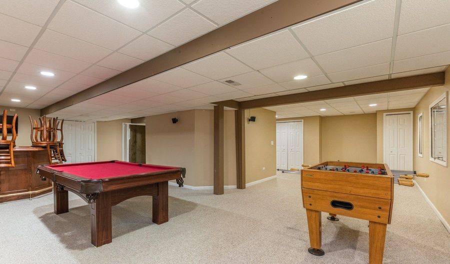 7 Lake Plumleigh Ct, Algonquin, IL 60102 - 4 Beds, 4 Bath