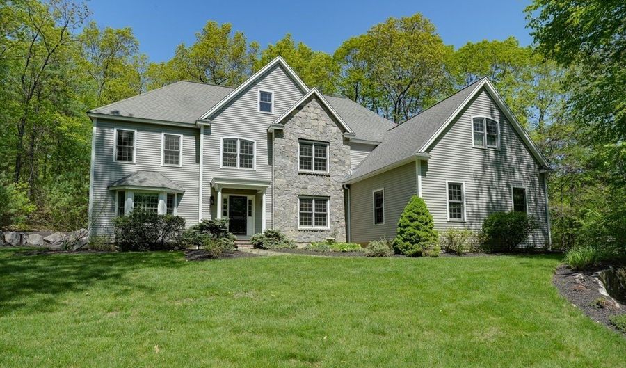 11 Quail Run, Bolton, MA 01740 - 4 Beds, 4 Bath