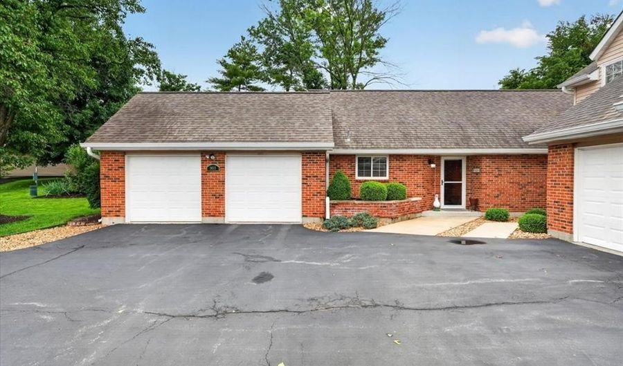 1433 Tahoe Valley Ct, Ballwin, MO 63021 - 2 Beds, 2 Bath