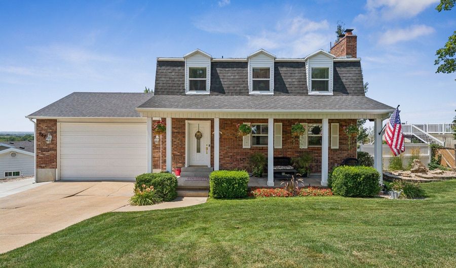 747 EASTHILLS, Bountiful, UT 84010 - 3 Beds, 2 Bath