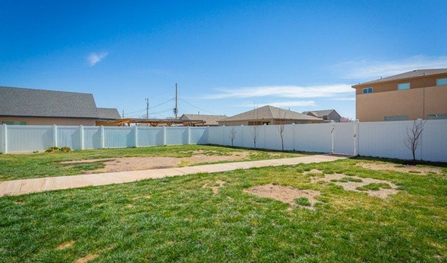 2411 BRISCOE Ave W, Artesia, NM 88210 - 4 Beds, 3 Bath