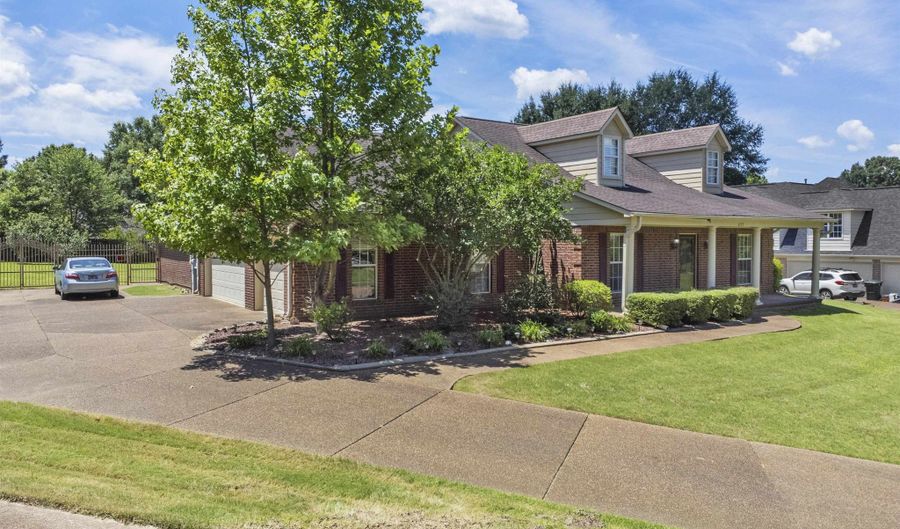 6195 ANDREA BLUFF Cv, Bartlett, TN 38135 - 4 Beds, 3 Bath