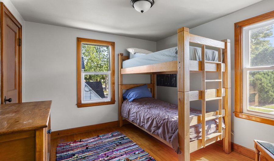 1725 N DIVISION St, Appleton, WI 54911 - 3 Beds, 1 Bath