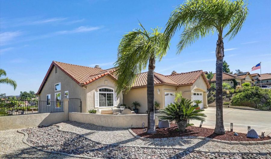 8983 Chestnut Roan Way, Alpine, CA 91901 - 3 Beds, 2 Bath