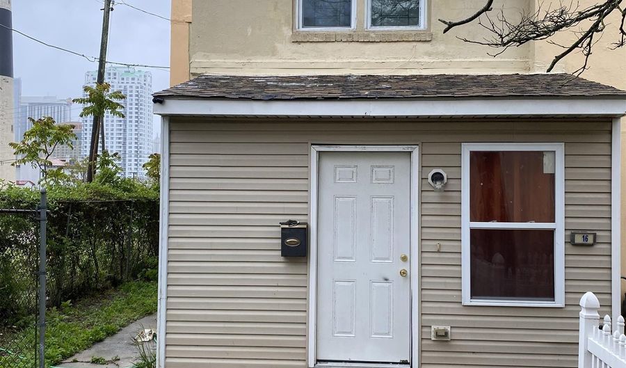 16 Belle Haven Ct, Atlantic City, NJ 08401 - 3 Beds, 2 Bath