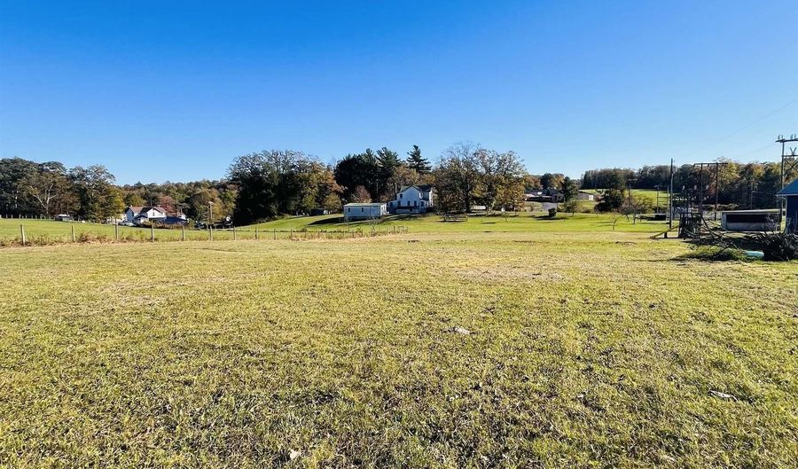 74 Substation Dr, Aurora, WV 26705 - 3 Beds, 2 Bath