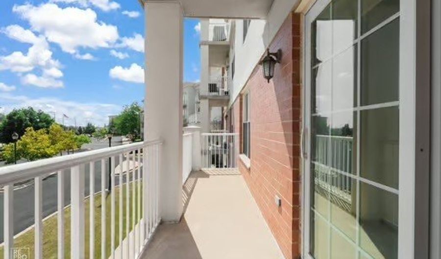 701 W Rand Rd 235, Arlington Heights, IL 60004 - 2 Beds, 2 Bath