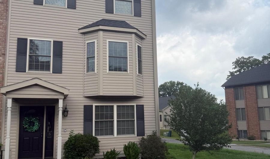 102 Beckman Dr, Altoona, PA 16602 - 3 Beds, 3 Bath