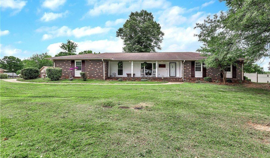 107 Pine Bark Rd, Anderson, SC 29625 - 3 Beds, 4 Bath