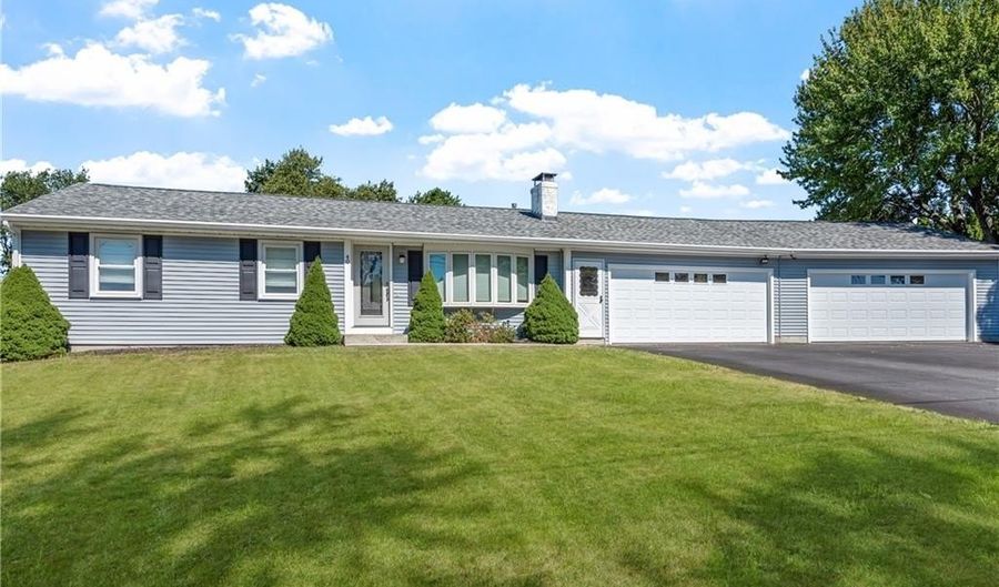 40 Murphy Dr, Cumberland, RI 02864 - 2 Beds, 1 Bath