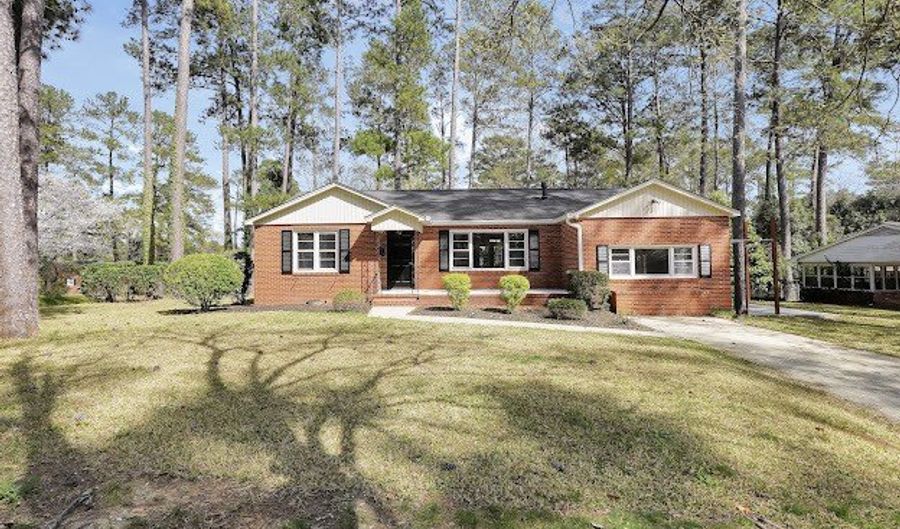 789 Pinewood, Macon, GA 31204 - 5 Beds, 4 Bath