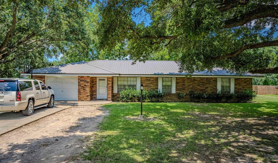 8922 Meadow Ln, Abbeville, LA 70510 - 3 Beds, 2 Bath