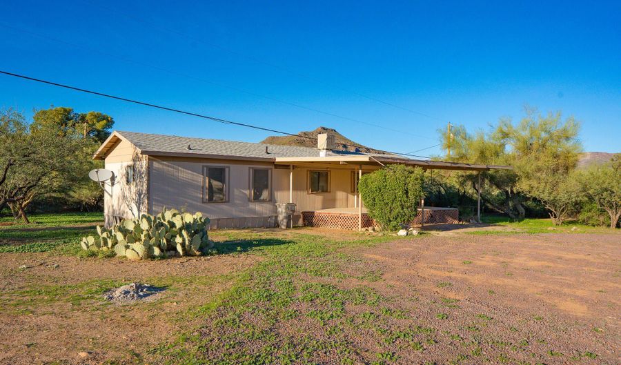 33300 S JEANNE Ln, Black Canyon City, AZ 85324 - 2 Beds, 2 Bath