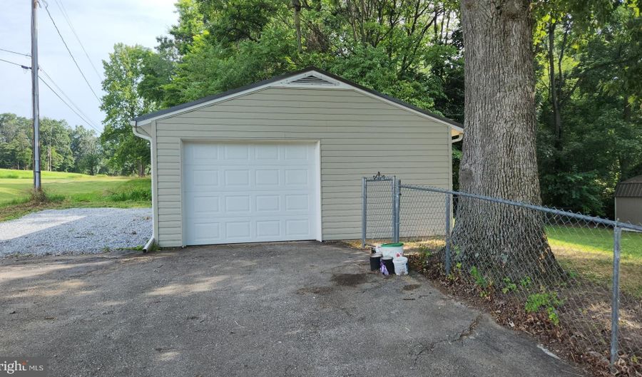 20717 EL RANCHO Rd, Boonsboro, MD 21713 - 3 Beds, 2 Bath