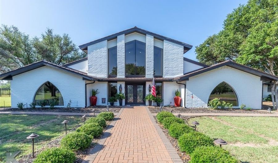 4833 Meadow Dr, Abilene, TX 79606 - 4 Beds, 5 Bath
