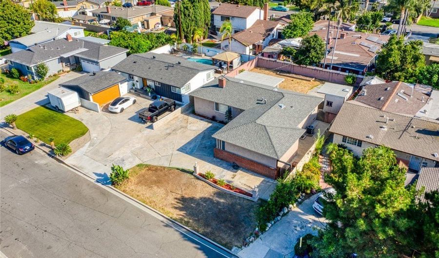 2118 W Crestwood Ln, Anaheim, CA 92804 - 3 Beds, 2 Bath