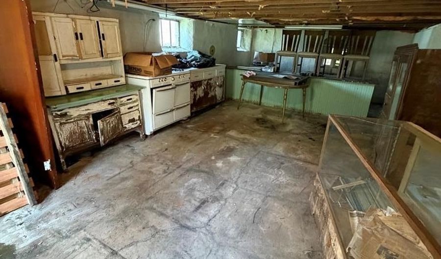 276 Blue Jay Dr, Beaver, WV 25813 - 3 Beds, 1 Bath