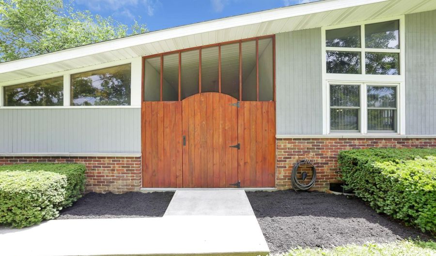 3572 Hazelton Etna Rd, Alexandria, OH 43001 - 3 Beds, 3 Bath