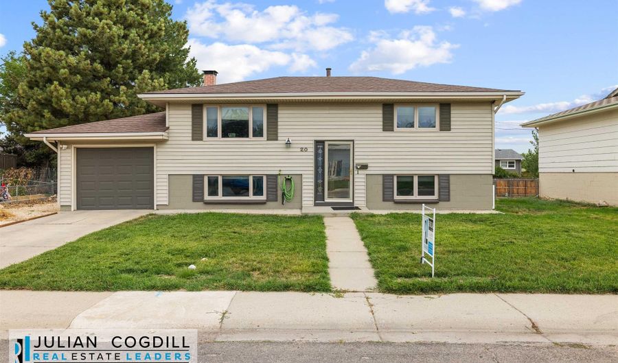 20 Goldenrod, Casper, WY 82604 - 4 Beds, 2 Bath