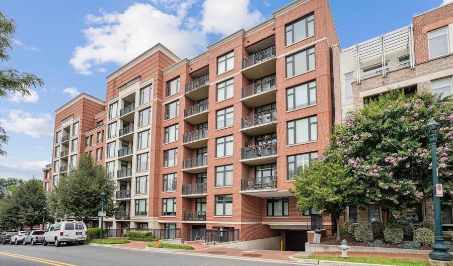 4915 HAMPDEN Ln 307, Bethesda, MD 20814 - 1 Beds, 1 Bath