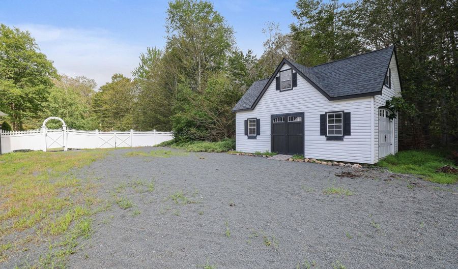 343 High Country Dr, Blakeslee, PA 18610 - 3 Beds, 3 Bath