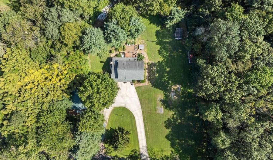 15 ORIOLE Ln, Reading, PA 19606 - 4 Beds, 3 Bath