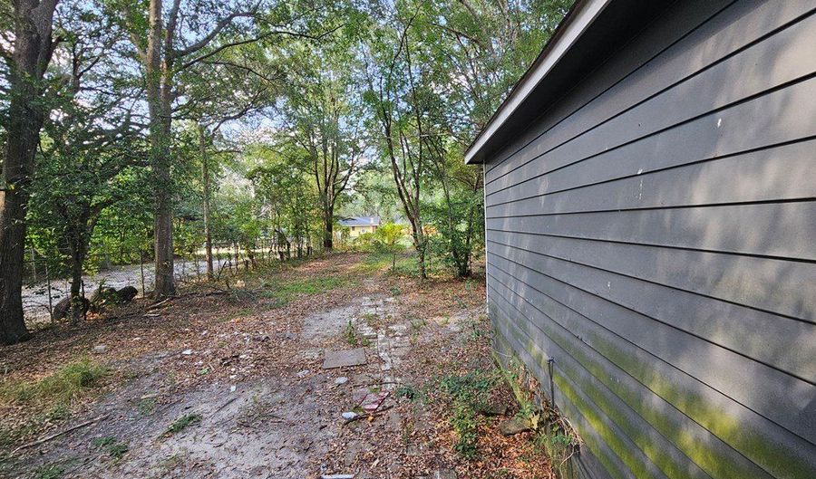 807 Lincoln Ave, Albany, GA 31701 - 3 Beds, 2 Bath