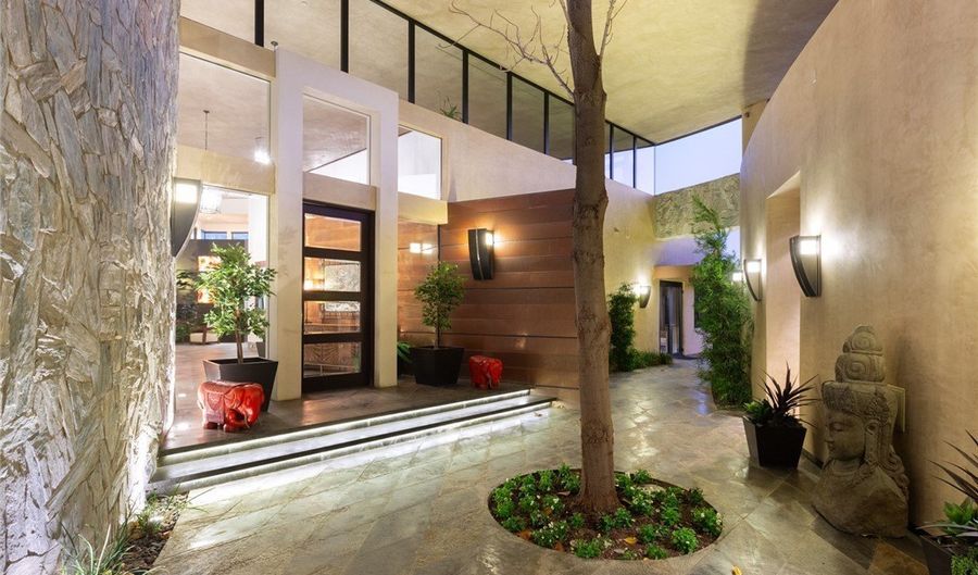 5 Promontory Ridge Dr, Las Vegas, NV 89135 - 6 Beds, 9 Bath