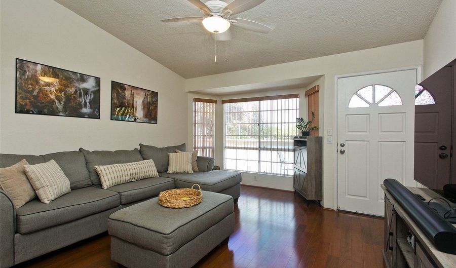 585 Mananai Pl 26W, Honolulu, HI 96818 - 2 Beds, 2 Bath