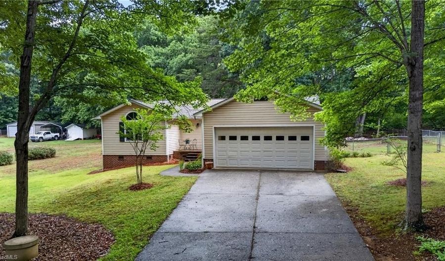 2387 Woodridge Dr, Asheboro, NC 27205 - 3 Beds, 2 Bath
