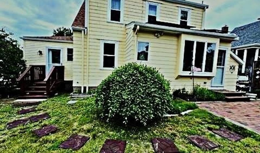 146 Lexington Ave, Cranston, RI 02910 - 3 Beds, 3 Bath
