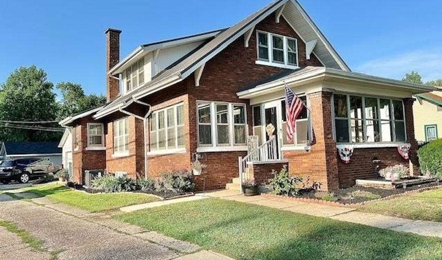 106 E Walnut St, Akron, IN 46910 - 4 Beds, 2 Bath