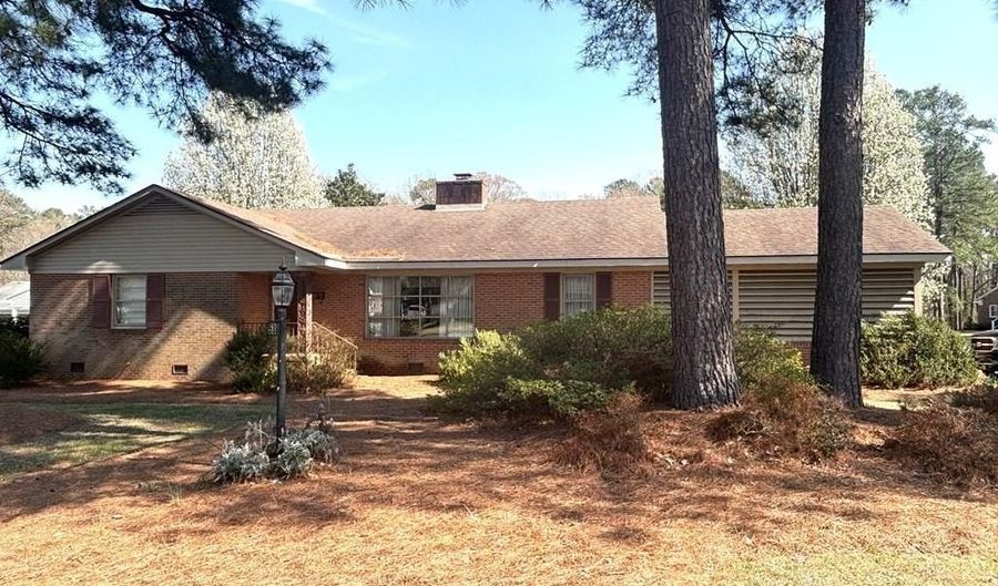 538 Virginia St, Roanoke Rapids, NC 27870 - 2 Beds, 2 Bath