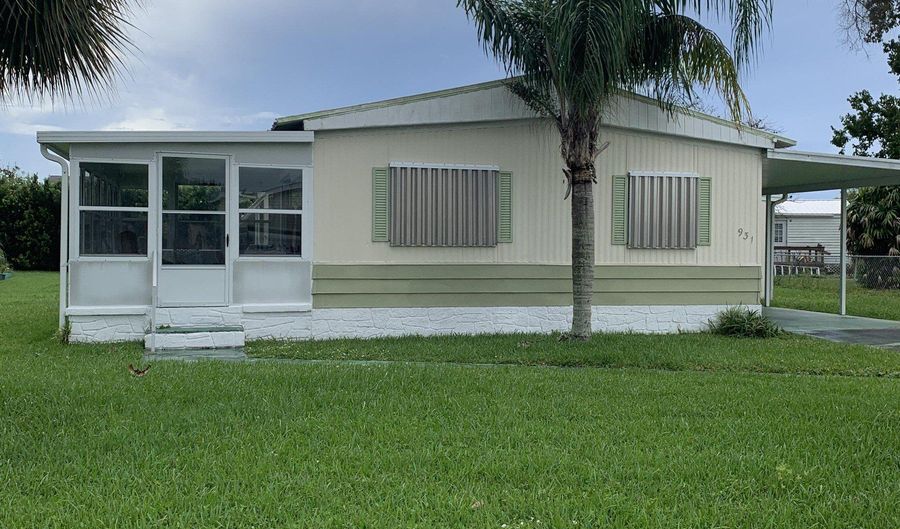 931 Spruce St, Barefoot Bay, FL 32976 - 2 Beds, 2 Bath