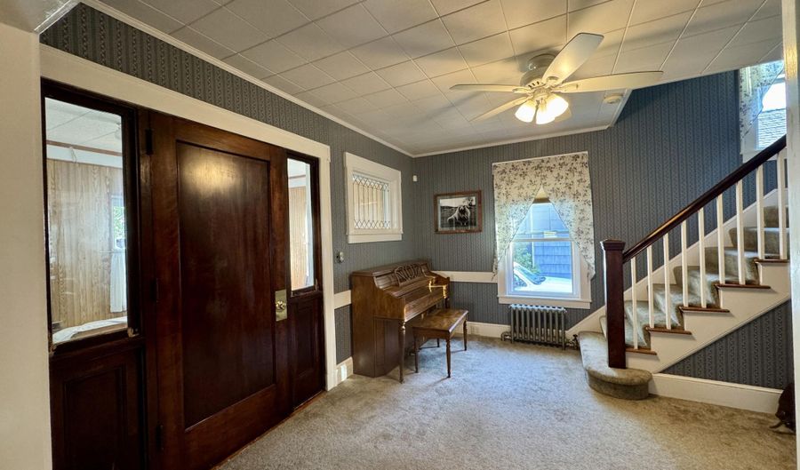 104 7th St, Bangor, ME 04401 - 4 Beds, 2 Bath