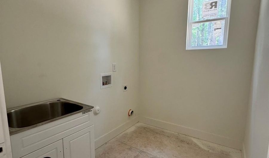 641 Knollwood Cir, Albemarle, NC 28001 - 3 Beds, 2 Bath