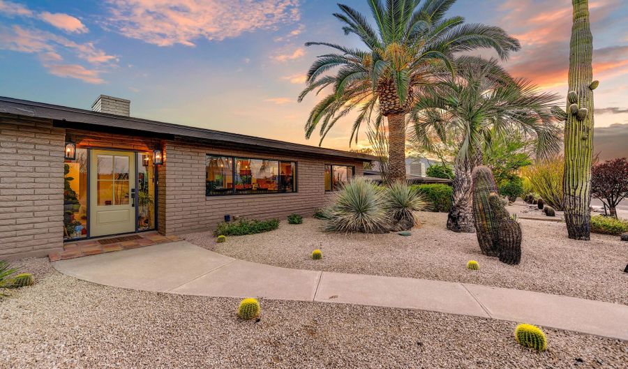 7842 E CAREFREE ESTATES Cir, Carefree, AZ 85377 - 3 Beds, 2 Bath