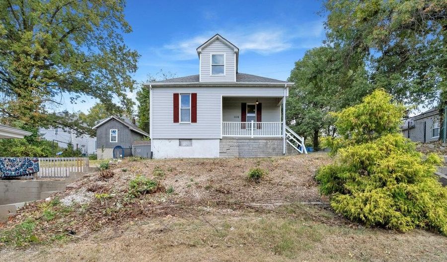 1116 E 5th St, Alton, IL 62002 - 3 Beds, 1 Bath