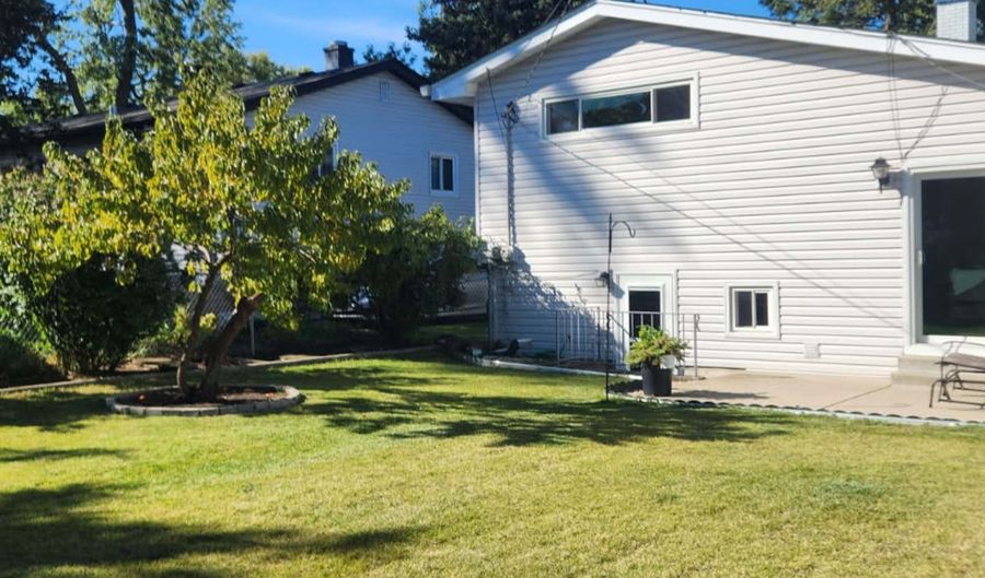 921 S Iowa Ave, Addison, IL 60101 - 3 Beds, 2 Bath