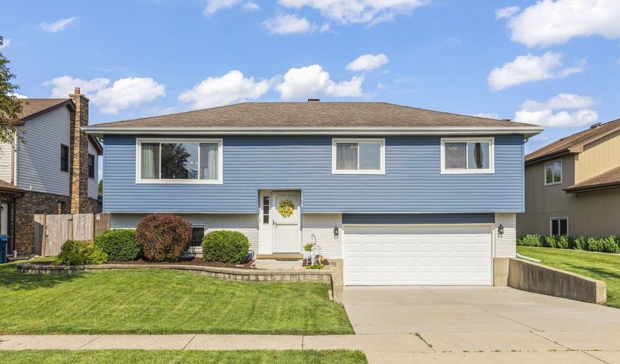 1219 N Itasca Rd, Addison, IL 60101 - 3 Beds, 2 Bath