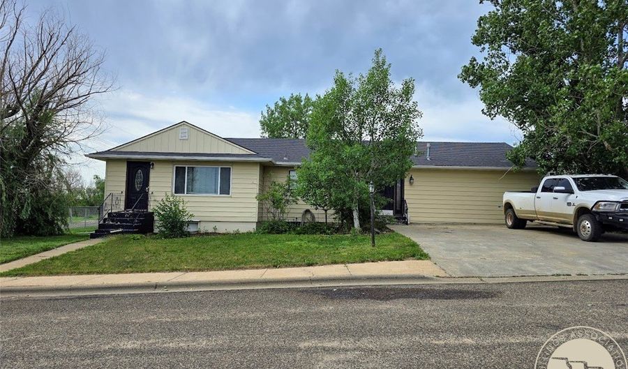316 W Pleasant Ave, Baker, MT 59313 - 3 Beds, 2 Bath