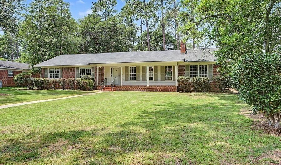2012 Lakeridge Dr, Albany, GA 31707 - 3 Beds, 2 Bath
