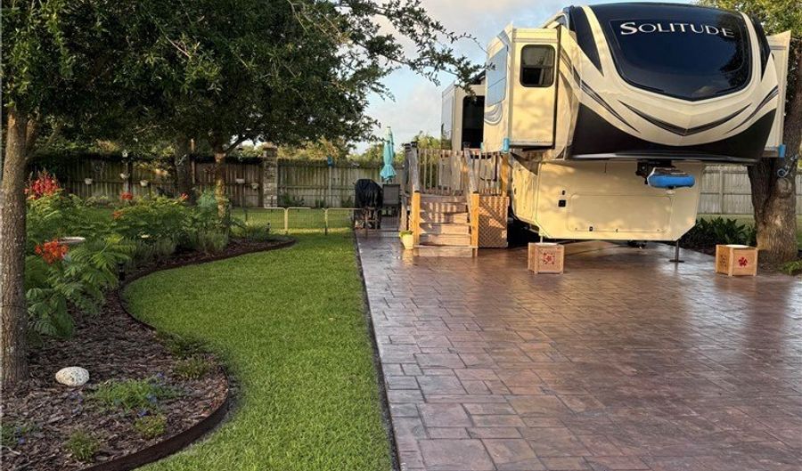 55 Augusta Cir, Aransas Pass, TX 78336 - 1 Beds, 1 Bath