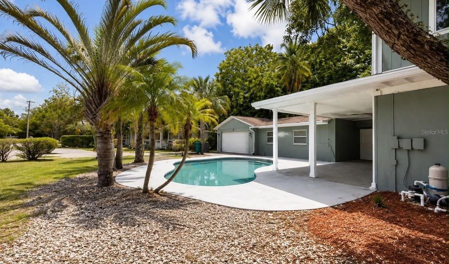26 BACKSPIN Ln, Orlando, FL 32804 - 5 Beds, 4 Bath