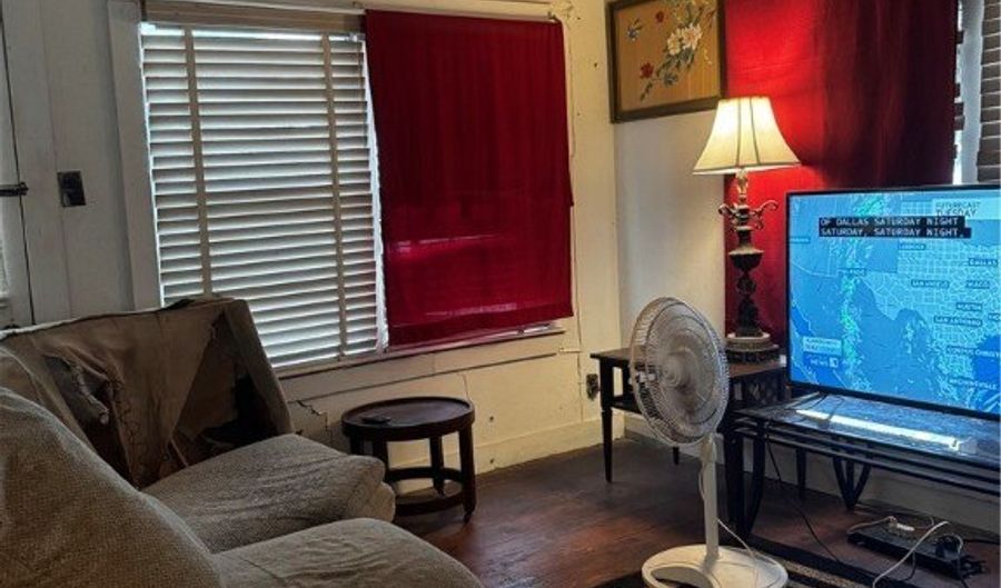 502 Encinal St, Alice, TX 78332 - 2 Beds, 1 Bath