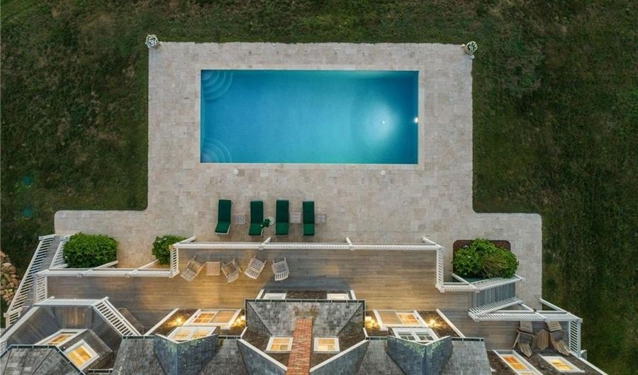 1596 W Side Rd, Block Island, RI 02807 - 5 Beds, 6 Bath