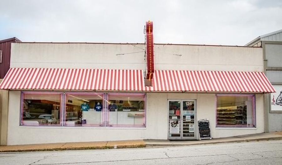124 W Washington Ave, Ava, MO 65608 - 0 Beds, 1 Bath