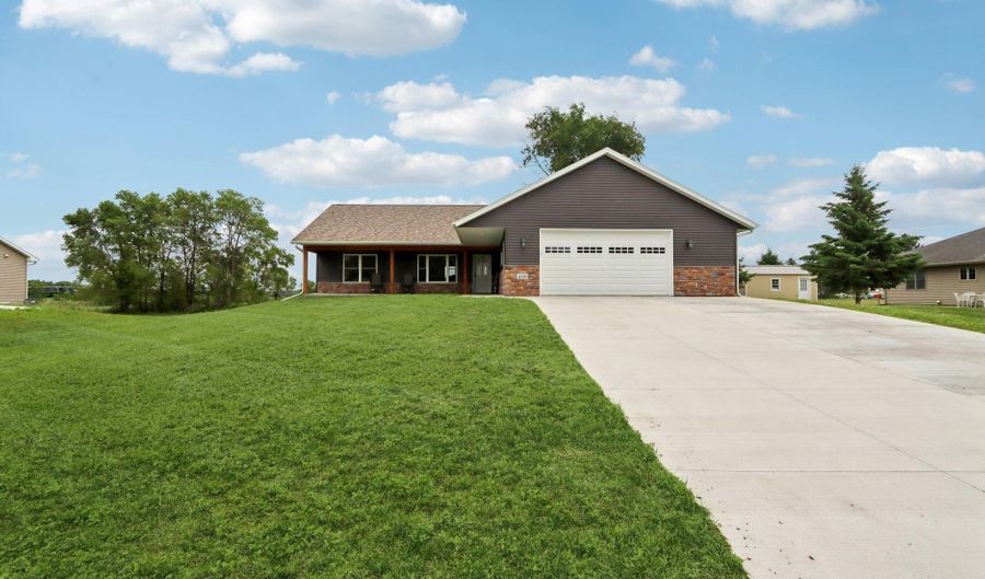 400 Mourning Dove Ct, Arena, WI 53503 - 4 Beds, 3 Bath
