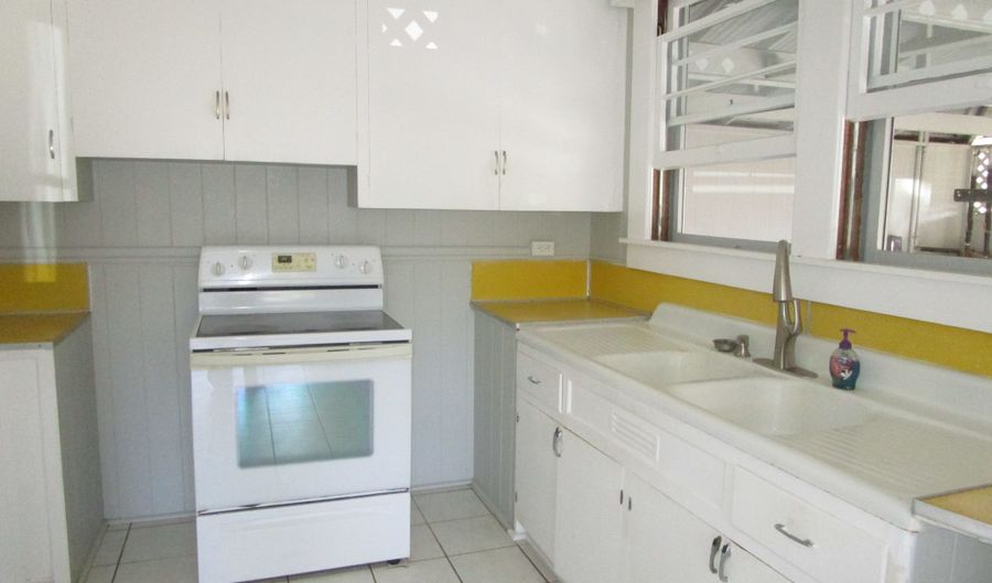 390 MOHOULI St, Hilo, HI 96720 - 3 Beds, 2 Bath